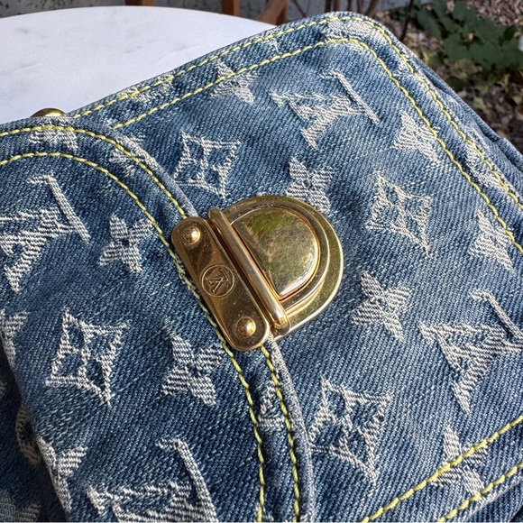 Louis Vuitton Monogram Denim Camera Bag Crossbody - Picture 4 of 16